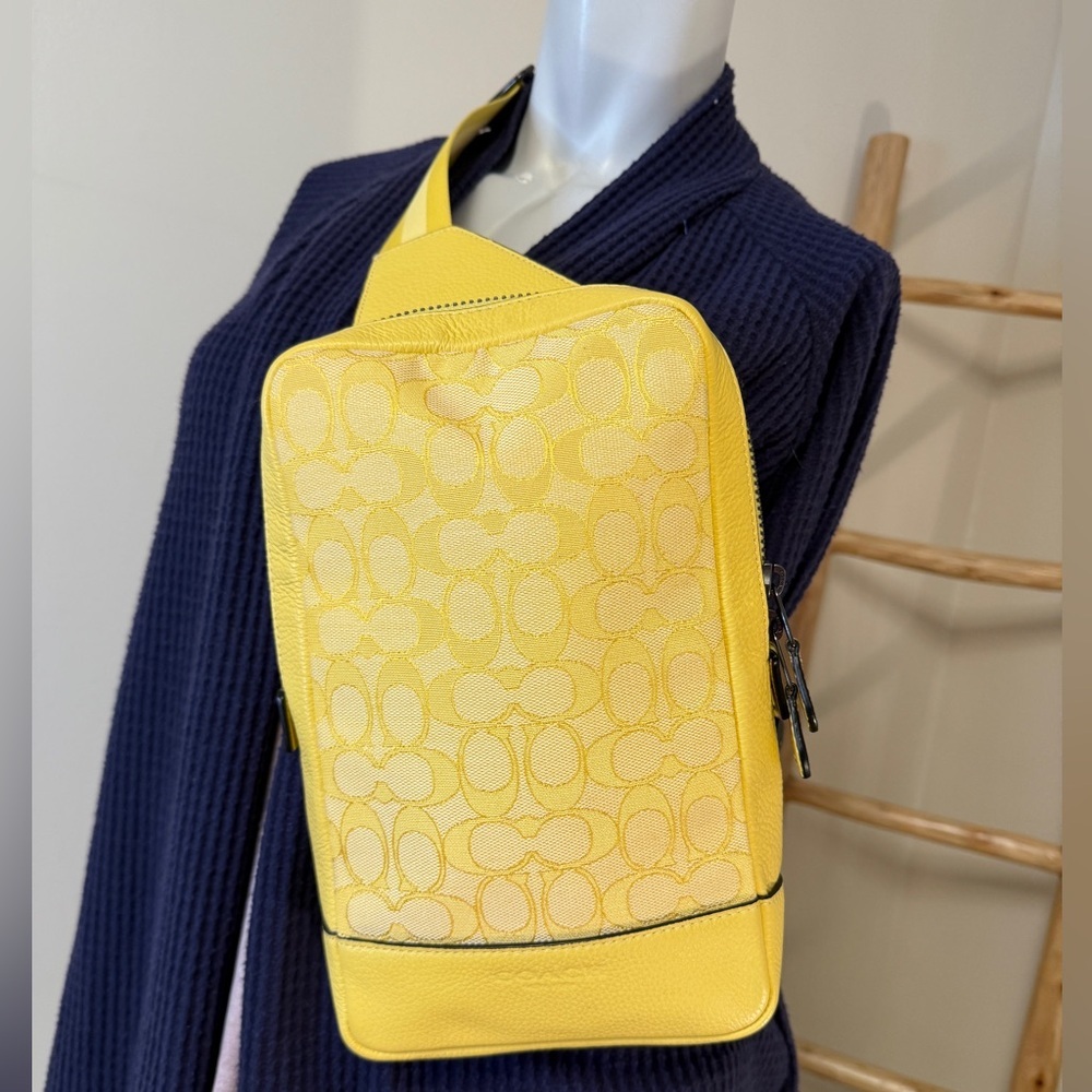 Coach Mens Turner Signature Jacquard Retro Yellow Crossbody Pack C9606 NEW - Picture 6 of 12